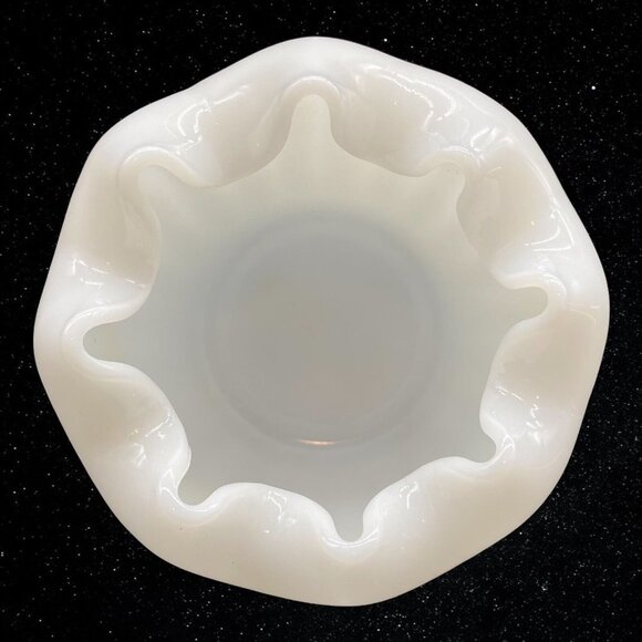 Vintage Fenton White Milk Glass Pinched Rose Vase Bowl 4”T 4.5”W - Picture 8 of 9